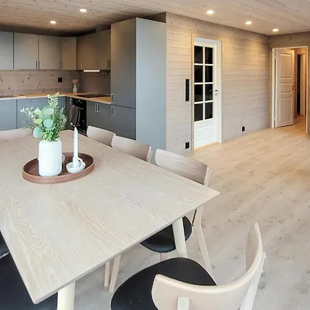 4 Bedroom Amazing In Σπίτι διακοπών *