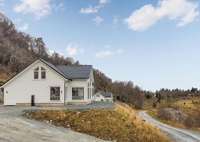 4 Bedroom Amazing In Skånevik
